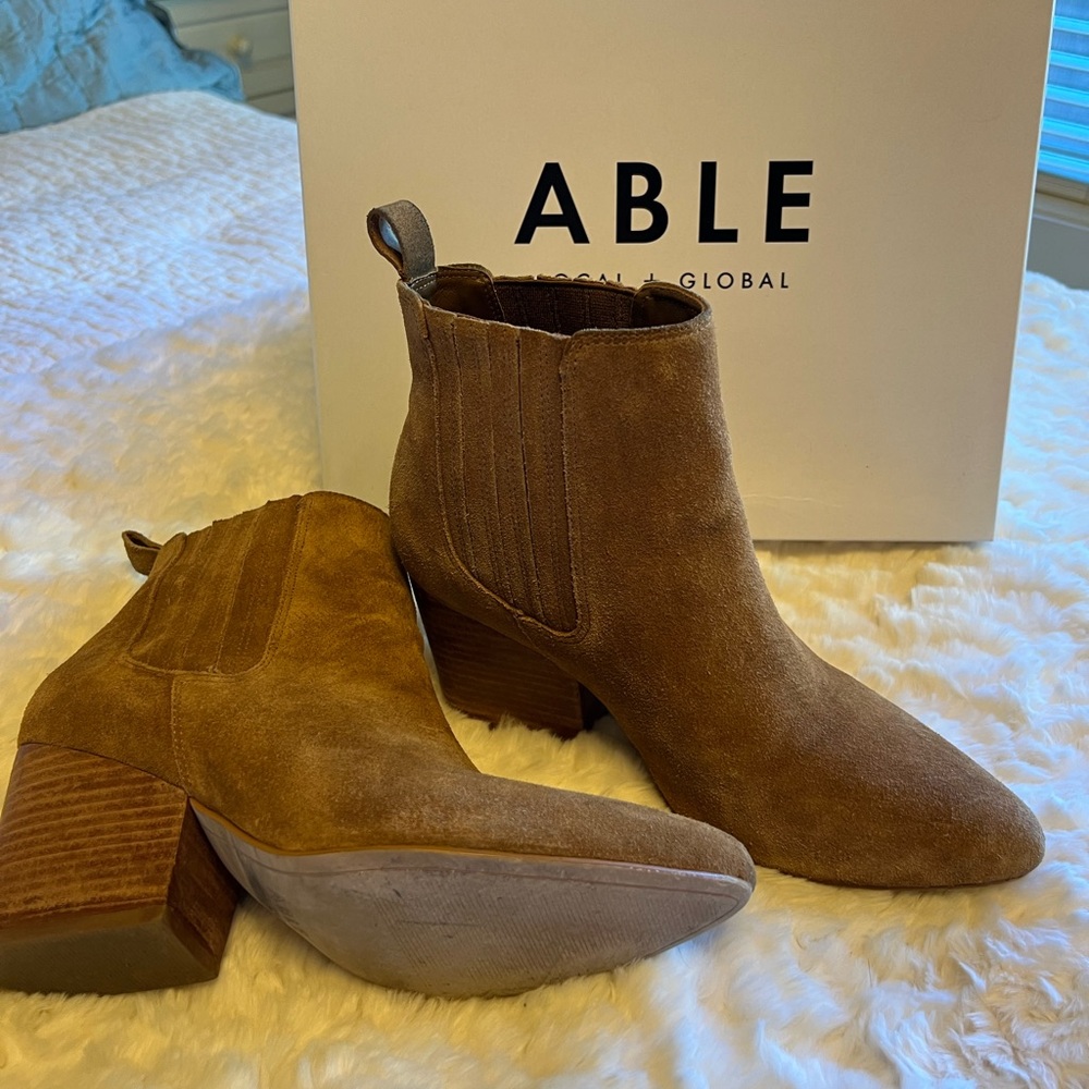 Able brand Rojas Western Boot. Tan suede. - Picture 3 of 7